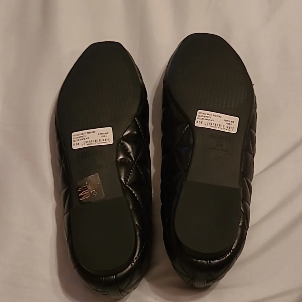 Black slip on shoes - Picture 3 of 4